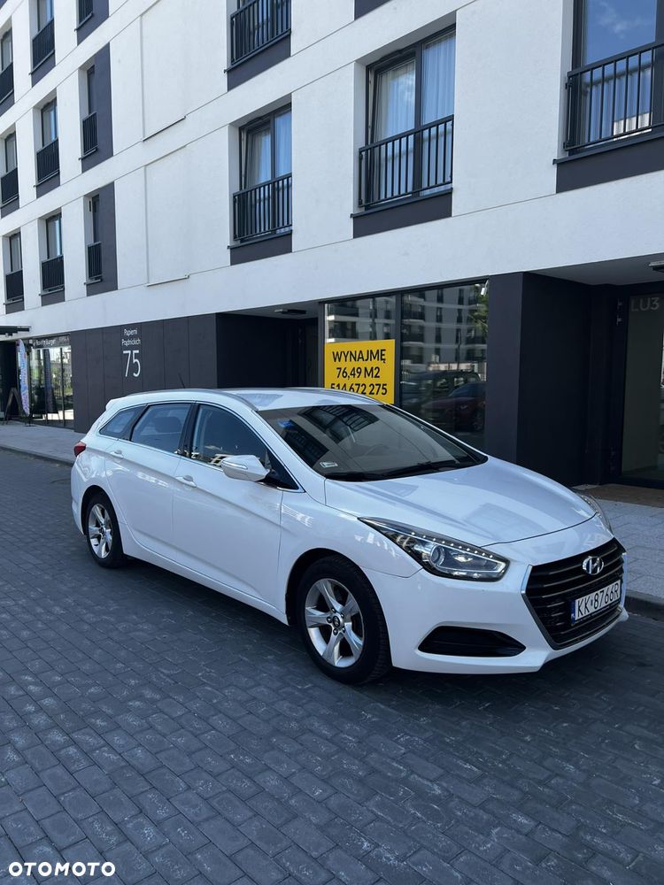 Hyundai i40 1.7 CRDi Comfort DCT - 1