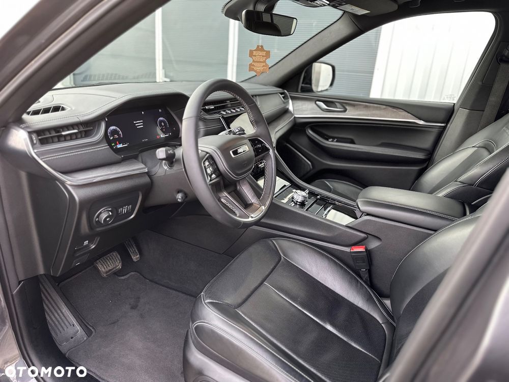 Jeep Grand Cherokee - 9