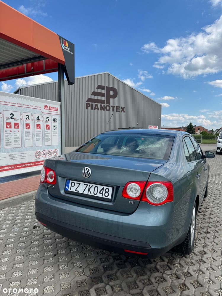 Volkswagen Jetta 1.4 TSI Trendline - 5