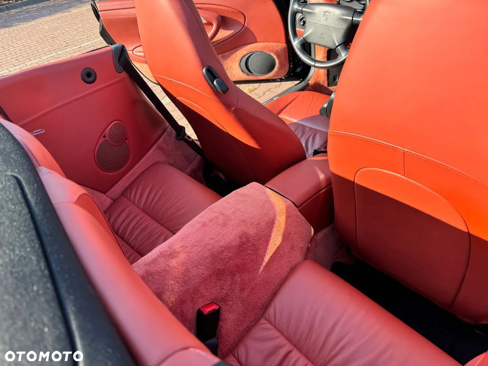Porsche 911 Carrera Cabrio - 33