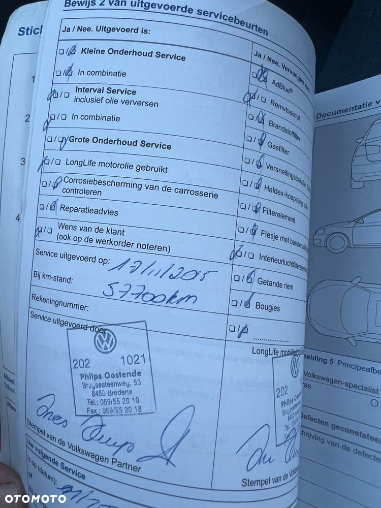 Volkswagen Touran 1.6 TDI DPF BlueMotion Technology Comfortline - 28