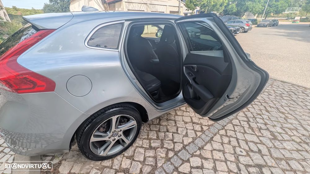 Volvo V40 2.0 D2 Momentum - 13