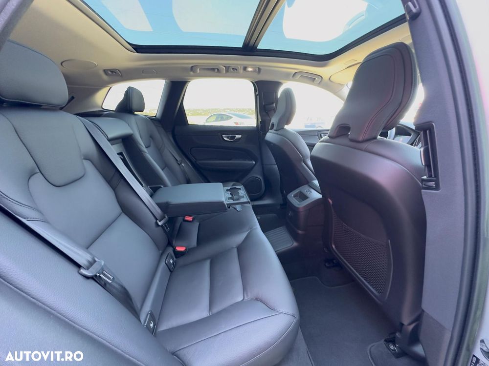 Volvo XC 60 T6 AWD Recharge Plus Bright - 27