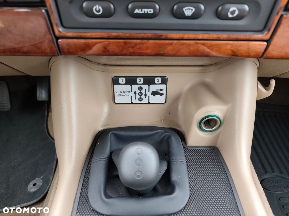 Land Rover Discovery - 18