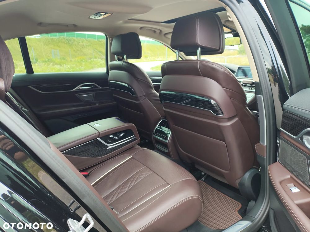 BMW Seria 7 740d xDrive mHEV sport - 12