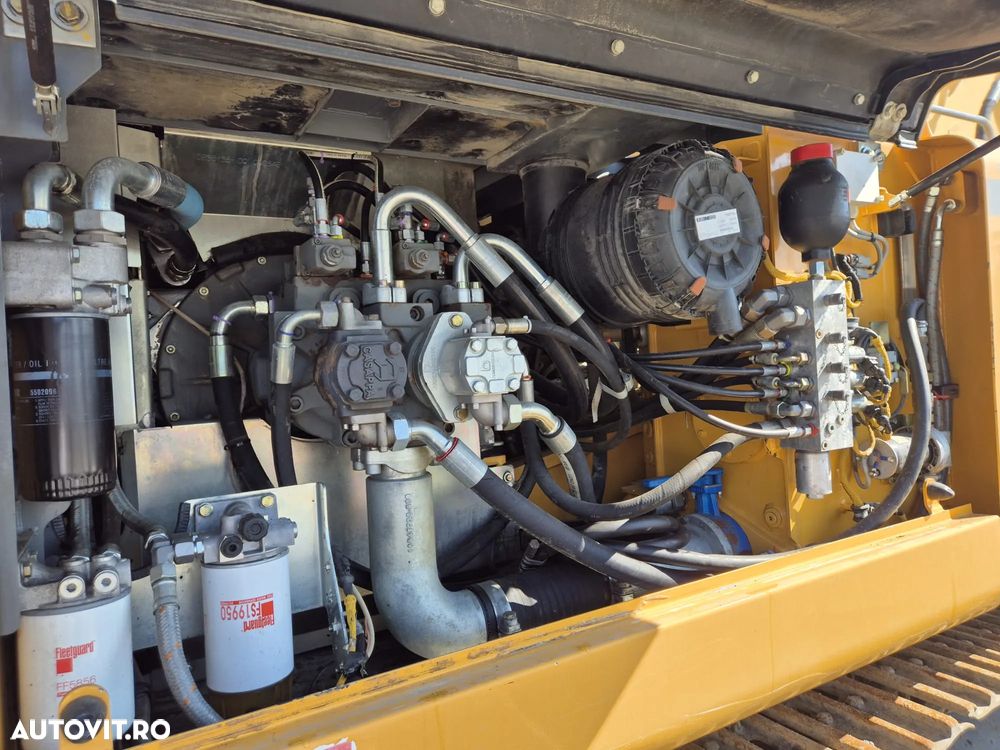 Liebherr R922 NLC - 11