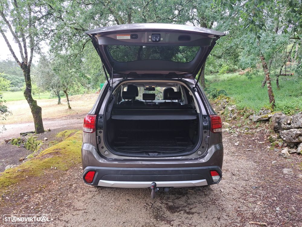 Mitsubishi Outlander 2.2 DI-D Intense - 38