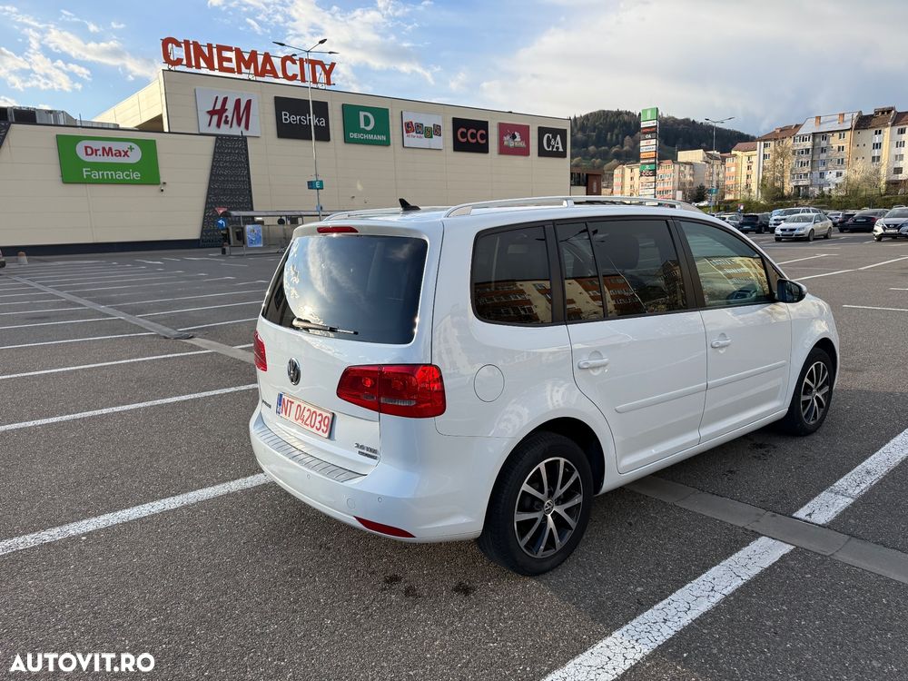 Volkswagen Touran 2.0 TDI DPF DSG Comfortline - 4