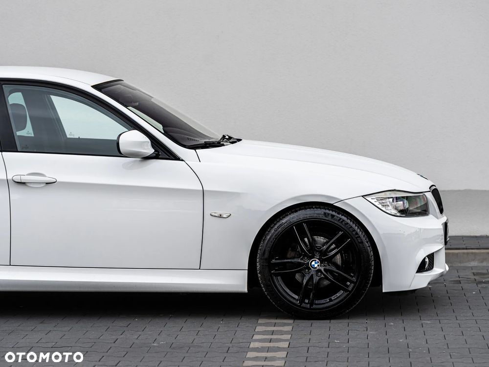 BMW Seria 3 318i Edition Sport - 16