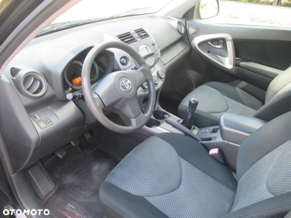 Toyota RAV4 2.0 VVT-i Sol - 23
