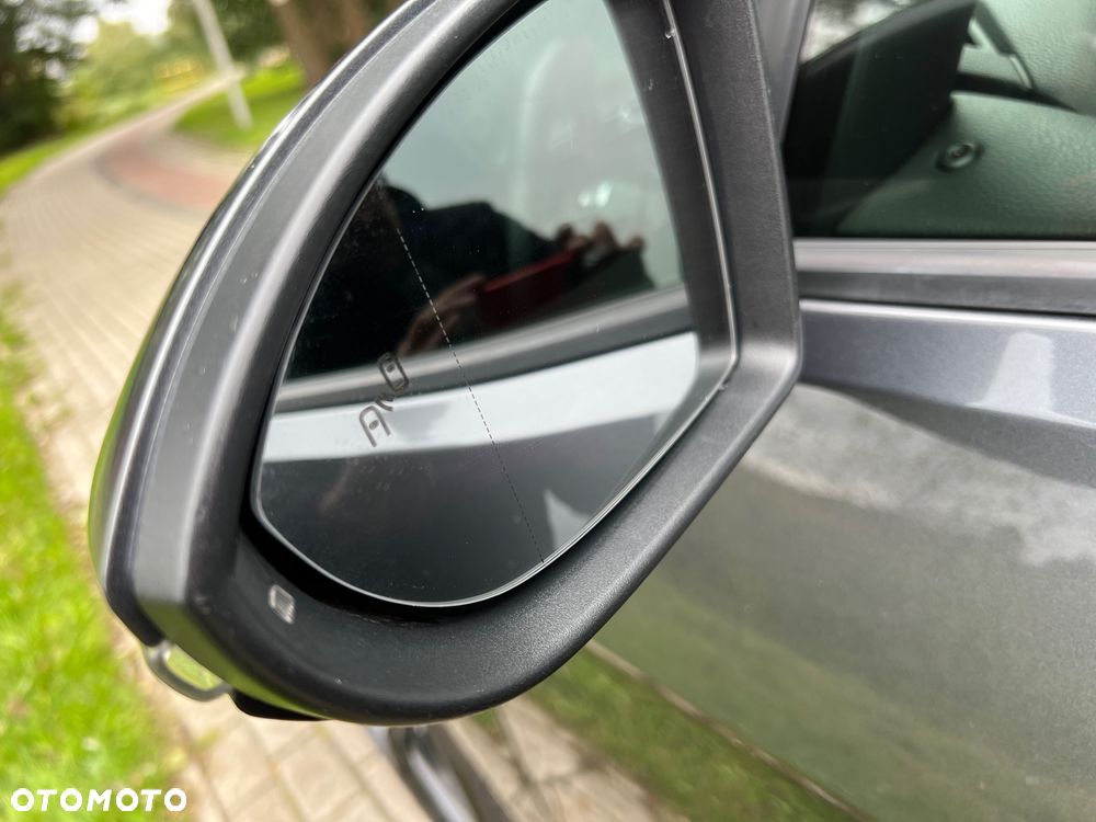 Volkswagen Golf VII 2.0 TDI BMT GTD DSG - 27