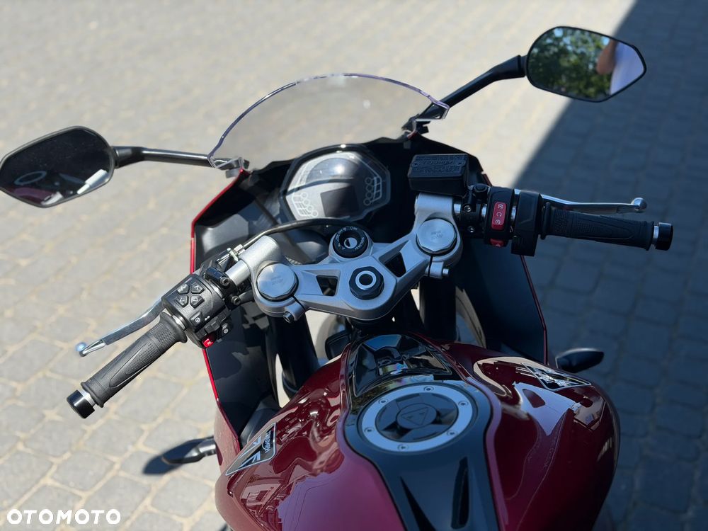 Triumph Daytona - 19