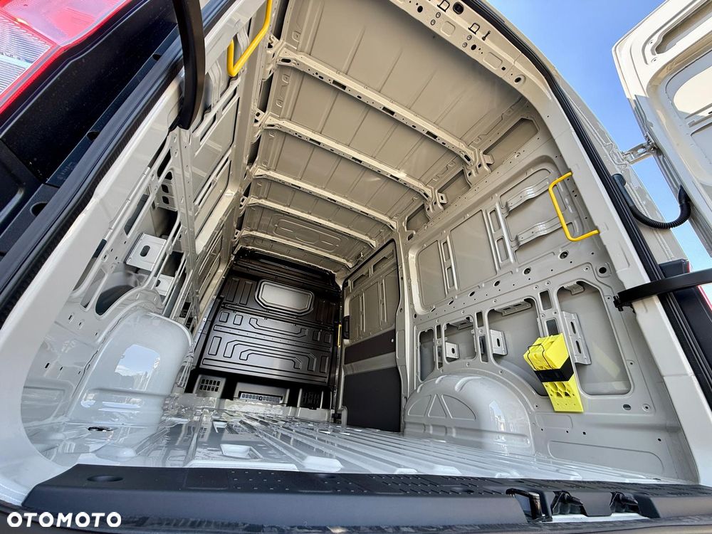 Volkswagen Crafter - 30