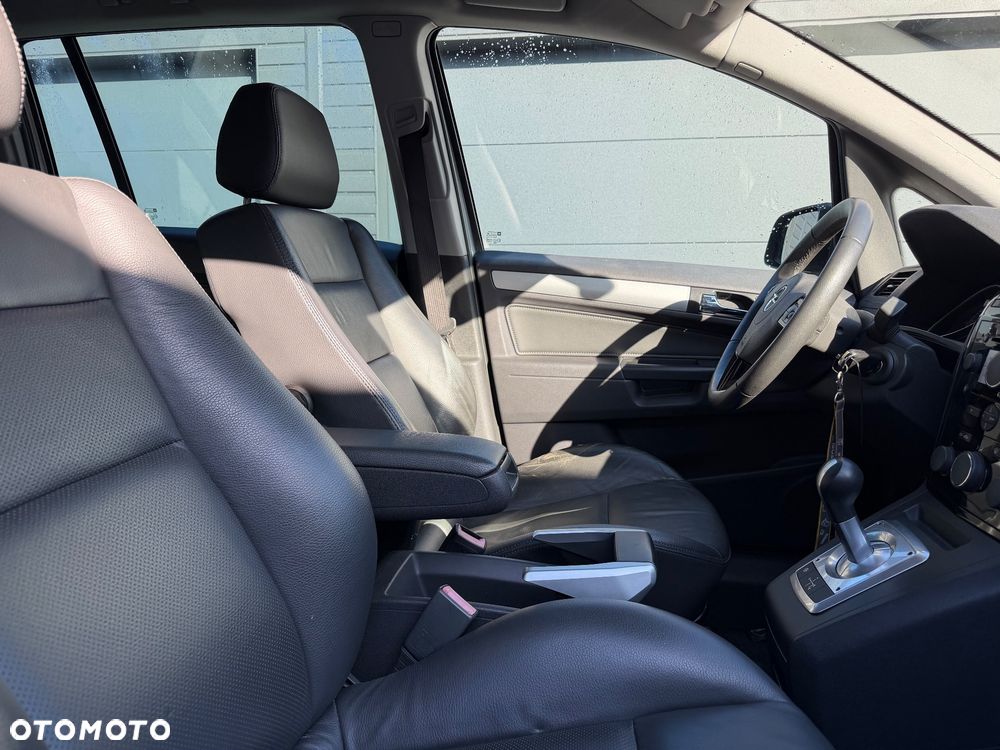 Opel Zafira 2011 photo 2