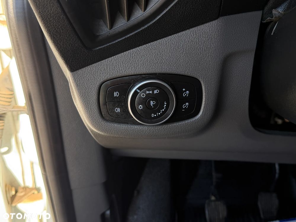 Ford TRANSIT CONNECT - 30