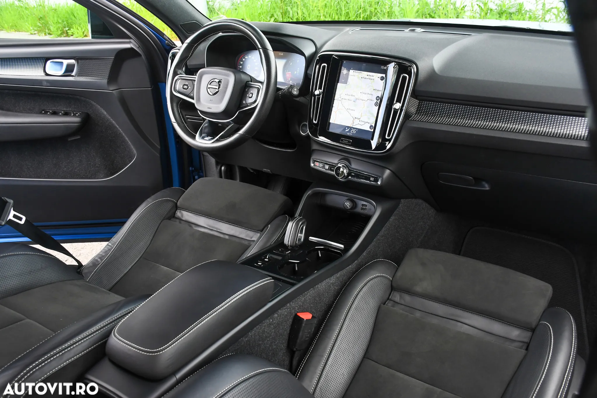 Volvo XC 40 D4 AWD Geartronic R-Design - 26