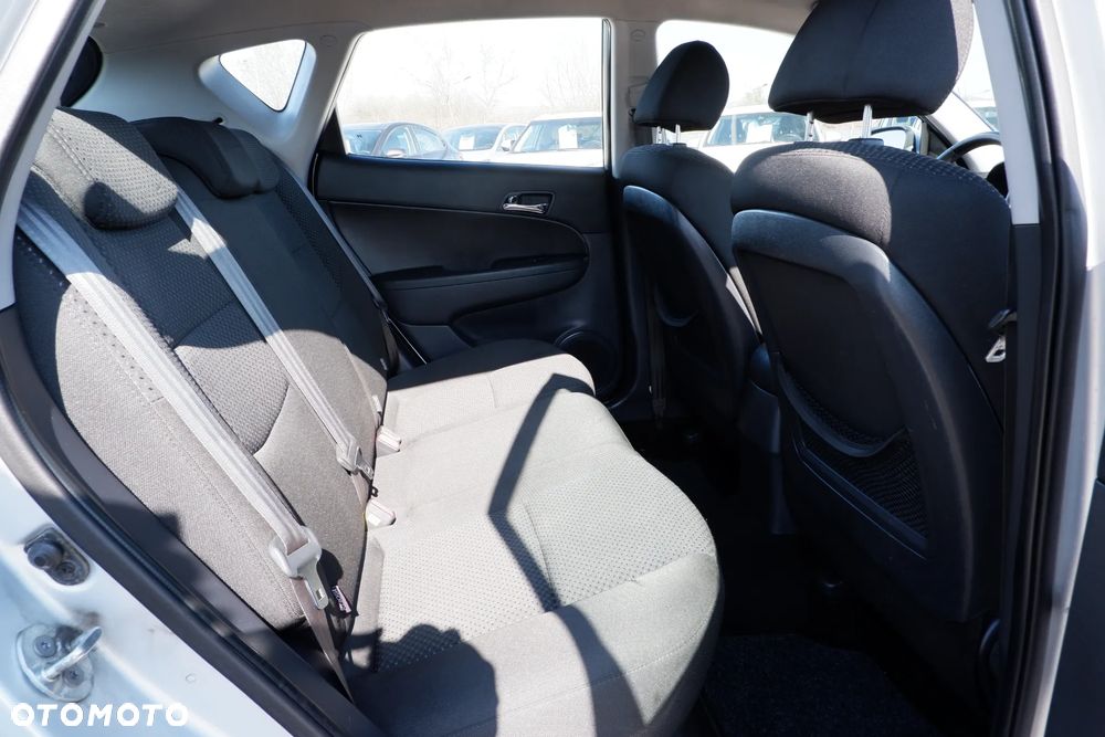 Hyundai i30 1.6 blue Comfort - 10