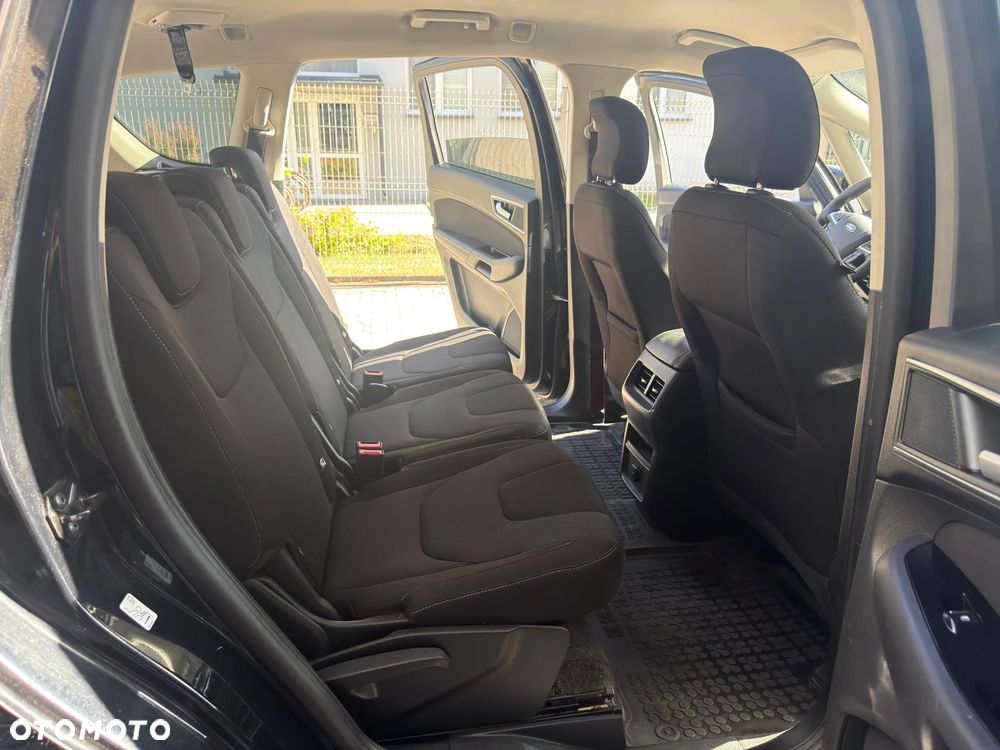 Ford S-Max - 16