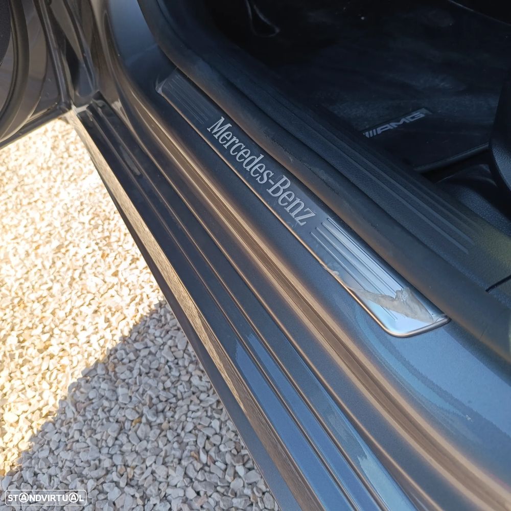 Mercedes-Benz A 250 e AMG Line - 28