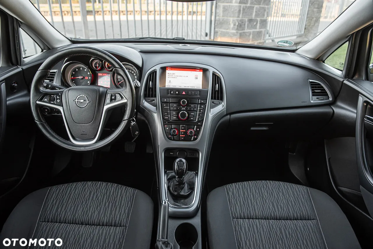 Opel Astra 1.4 Turbo Exklusiv - 25