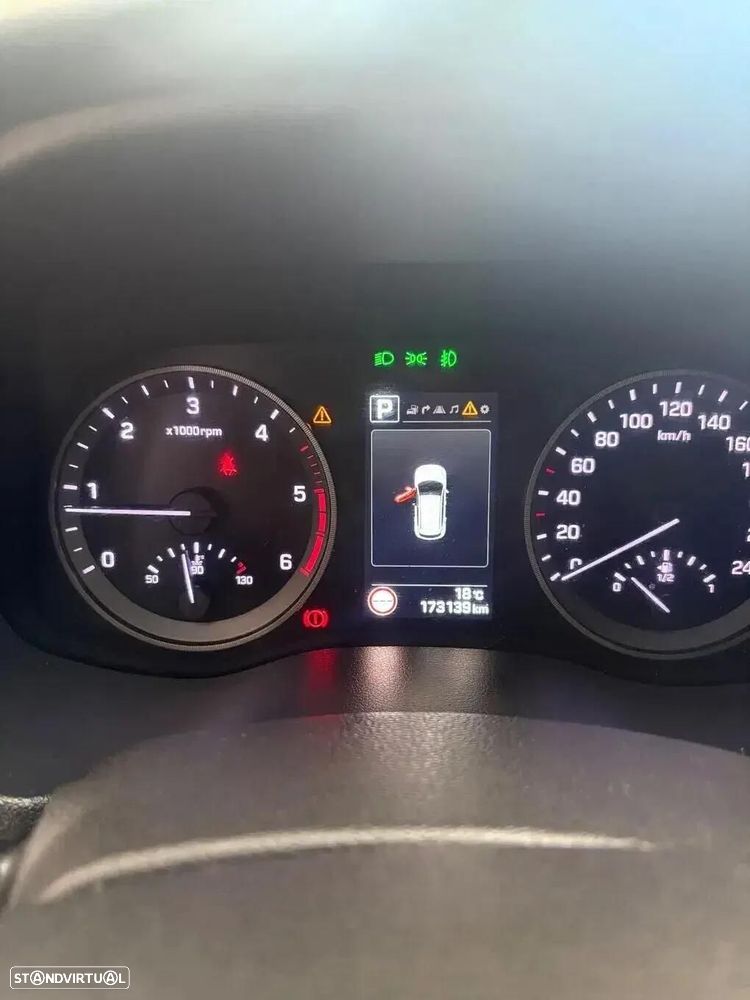 Hyundai Tucson 1.7 CRDi Premium DCT - 26