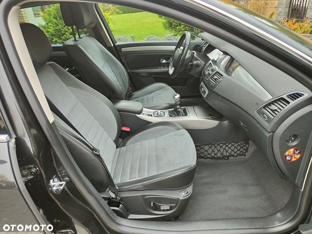 Renault Laguna dCi 150 FAP GT - 23