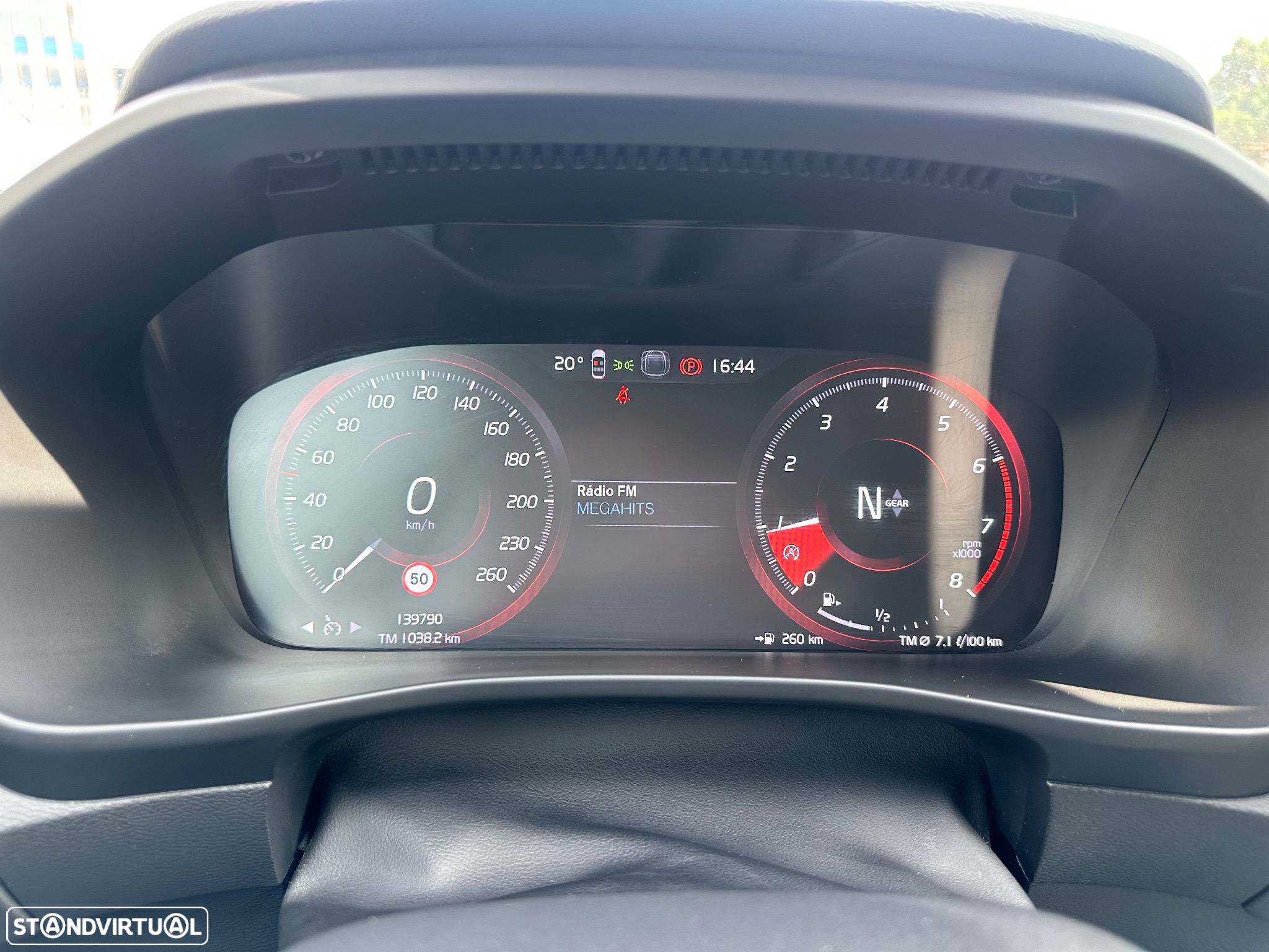Volvo XC 40 1.5 T2 Momentum Plus - 27