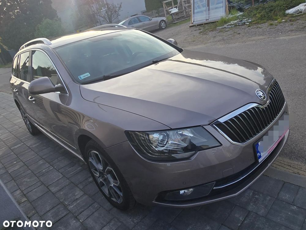 Skoda Superb 2013 photo 3