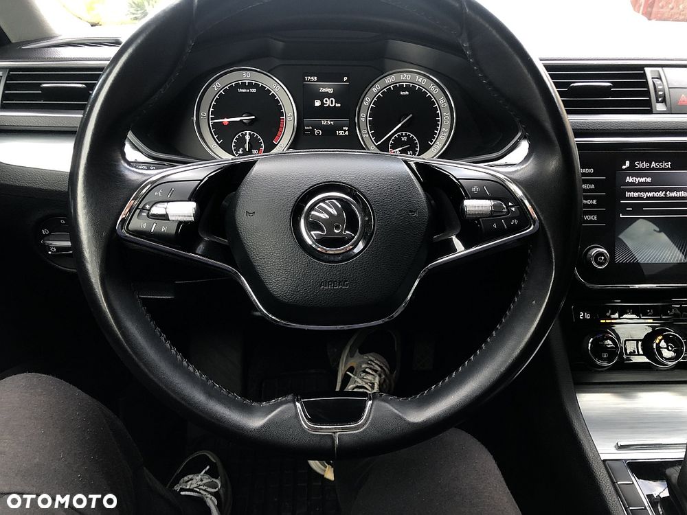 Skoda Superb 2.0 TDI SCR Style DSG - 26