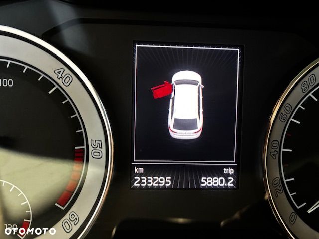 Skoda Superb 2.0 TDI L&K DSG - 16