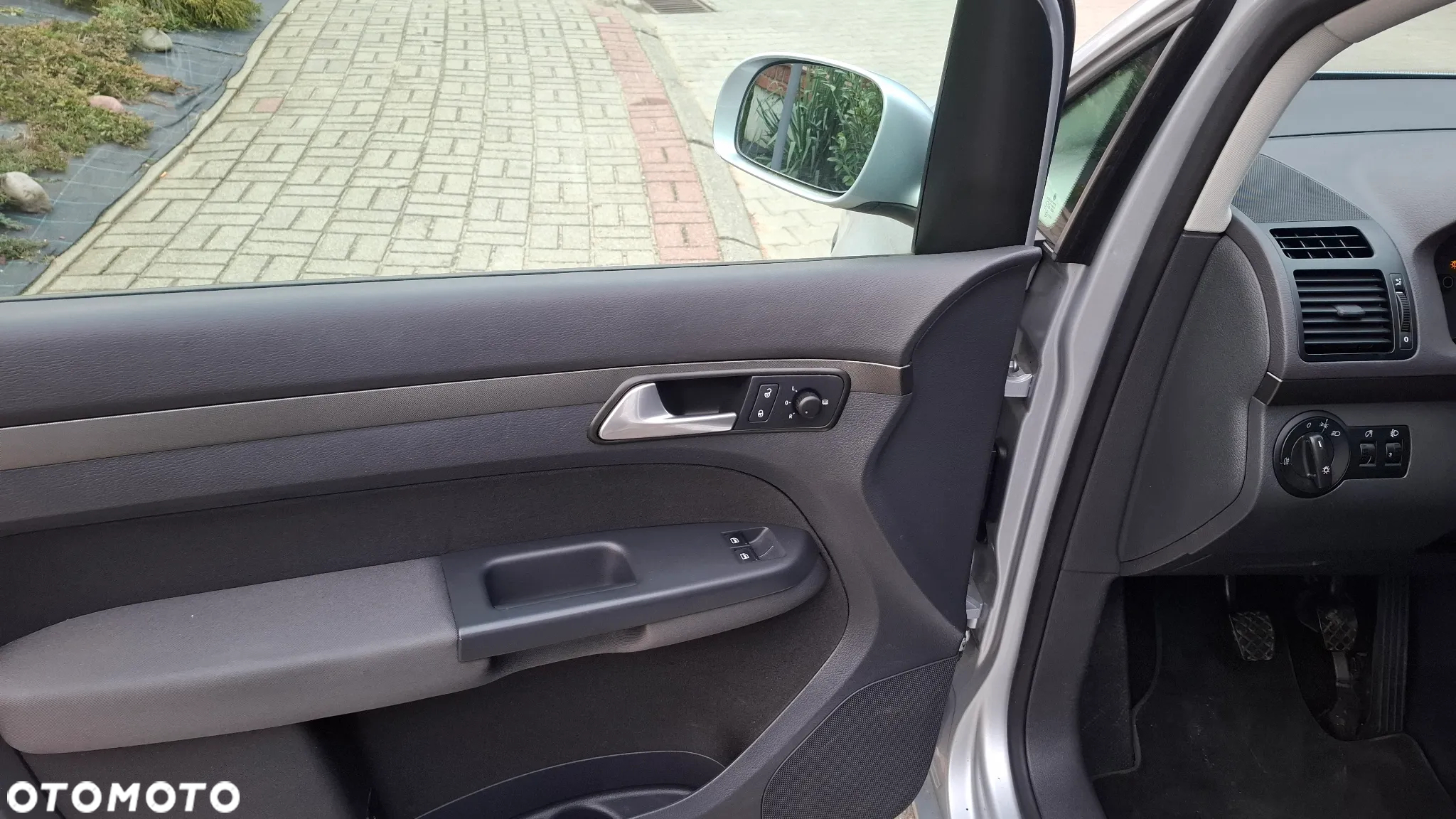 Volkswagen Touran 1.9 TDI DPF Conceptline - 5