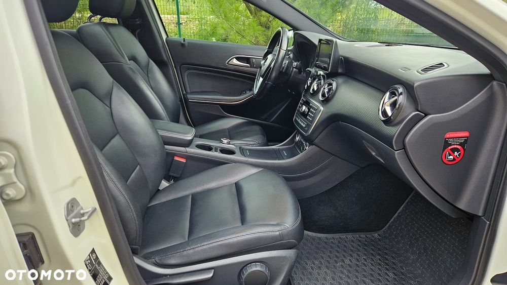 Mercedes-Benz Klasa A 180 (BlueEFFICIENCY) 7G-DCT - 32