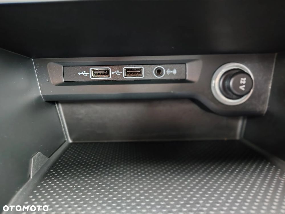 Volkswagen Touran - 27