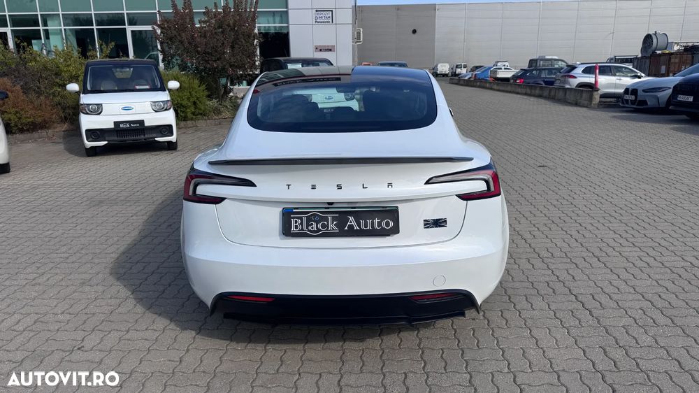 Tesla Model 3 Performance - 8