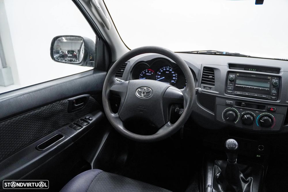 Toyota Hilux 2.5 D-4D 2WD CD AC - 16