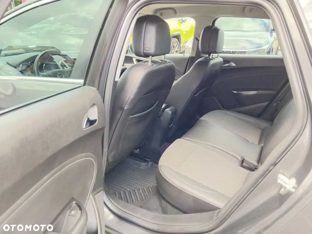 Opel Astra 1.7 CDTI Cosmo - 23