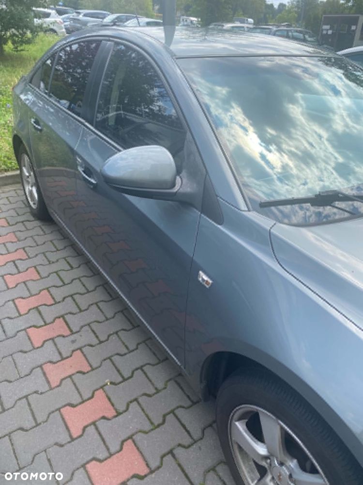 Chevrolet Cruze 1.6 LS - 4