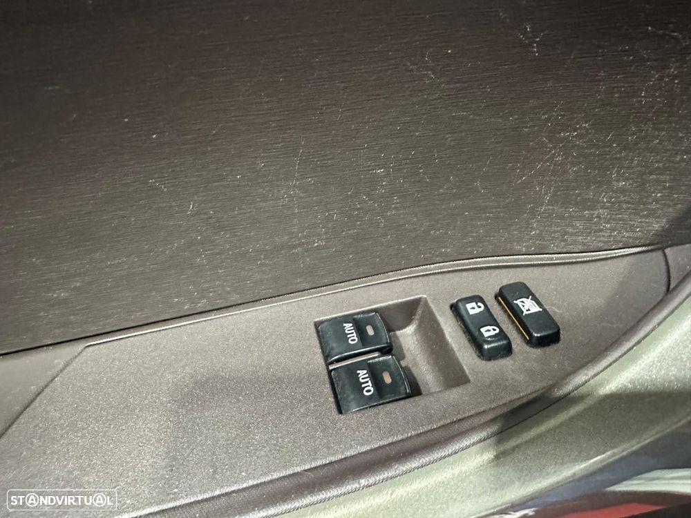 Toyota iQ 1.4 D-4D 2 EP+NAVI+Bluetooth - 36