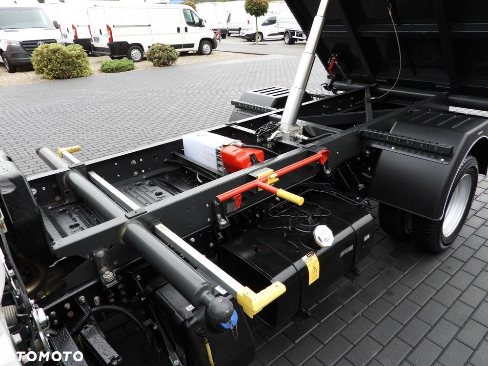 Mitsubishi CANTER FUSO 3C15 WYWROTKA TROJSTRONNA 3 MIEJSCA LEDY BLIŹNIACZE KOŁA  150KM - 21