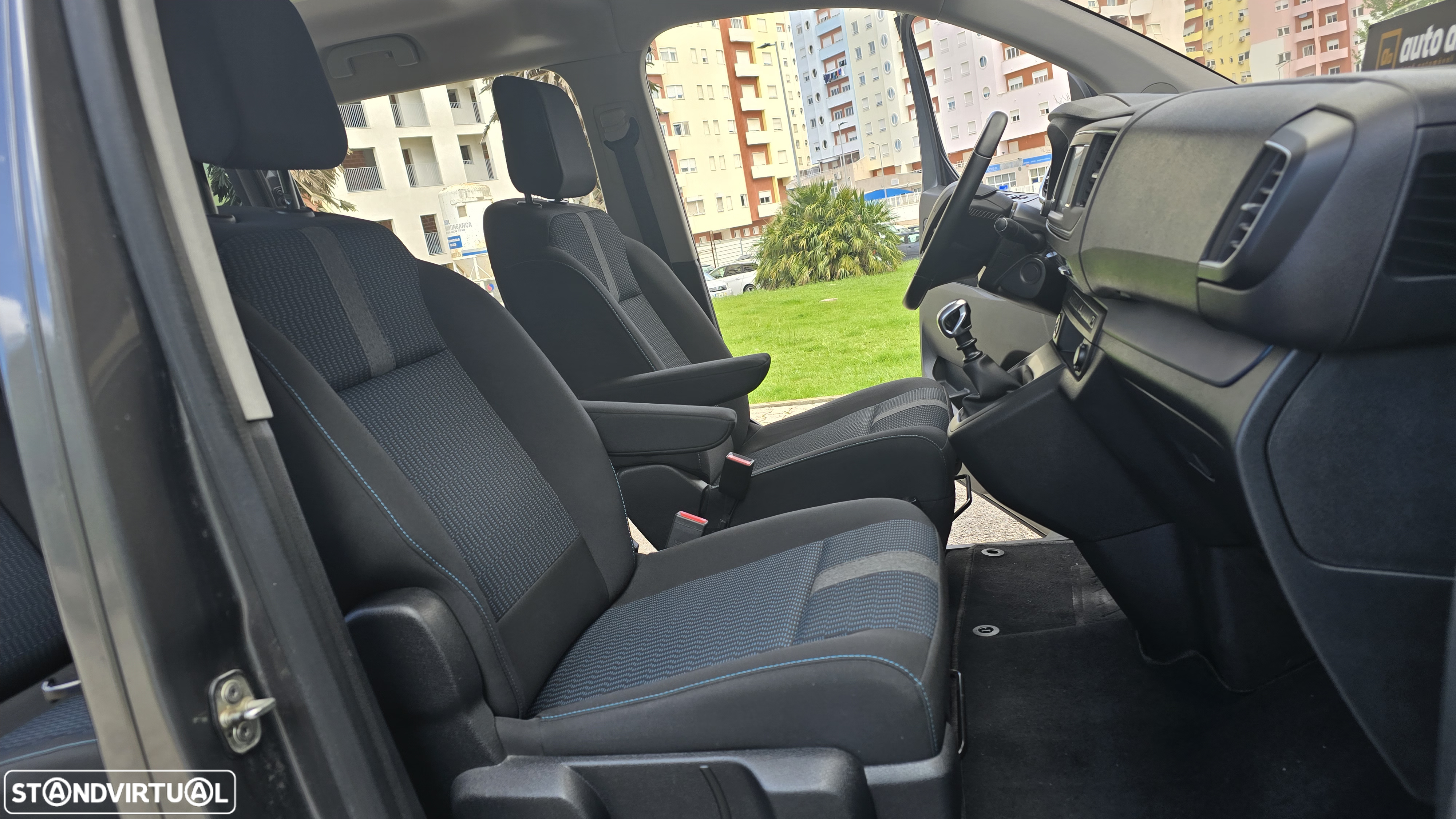 Peugeot Traveller 1.5 BlueHDi L3H1 Allure Long - 17