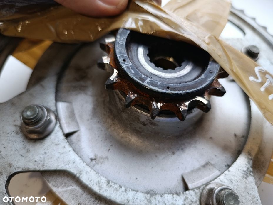 Zabierak Yamaha drag Star 125 zębatki zębatka tył tylni tylna napęd L4 - 8