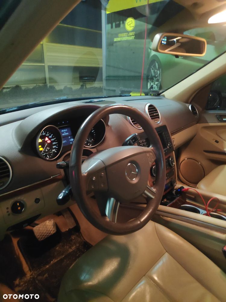 Mercedes-Benz GL - 9