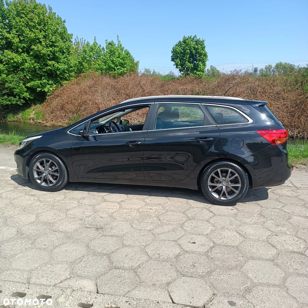 Kia Ceed - 16
