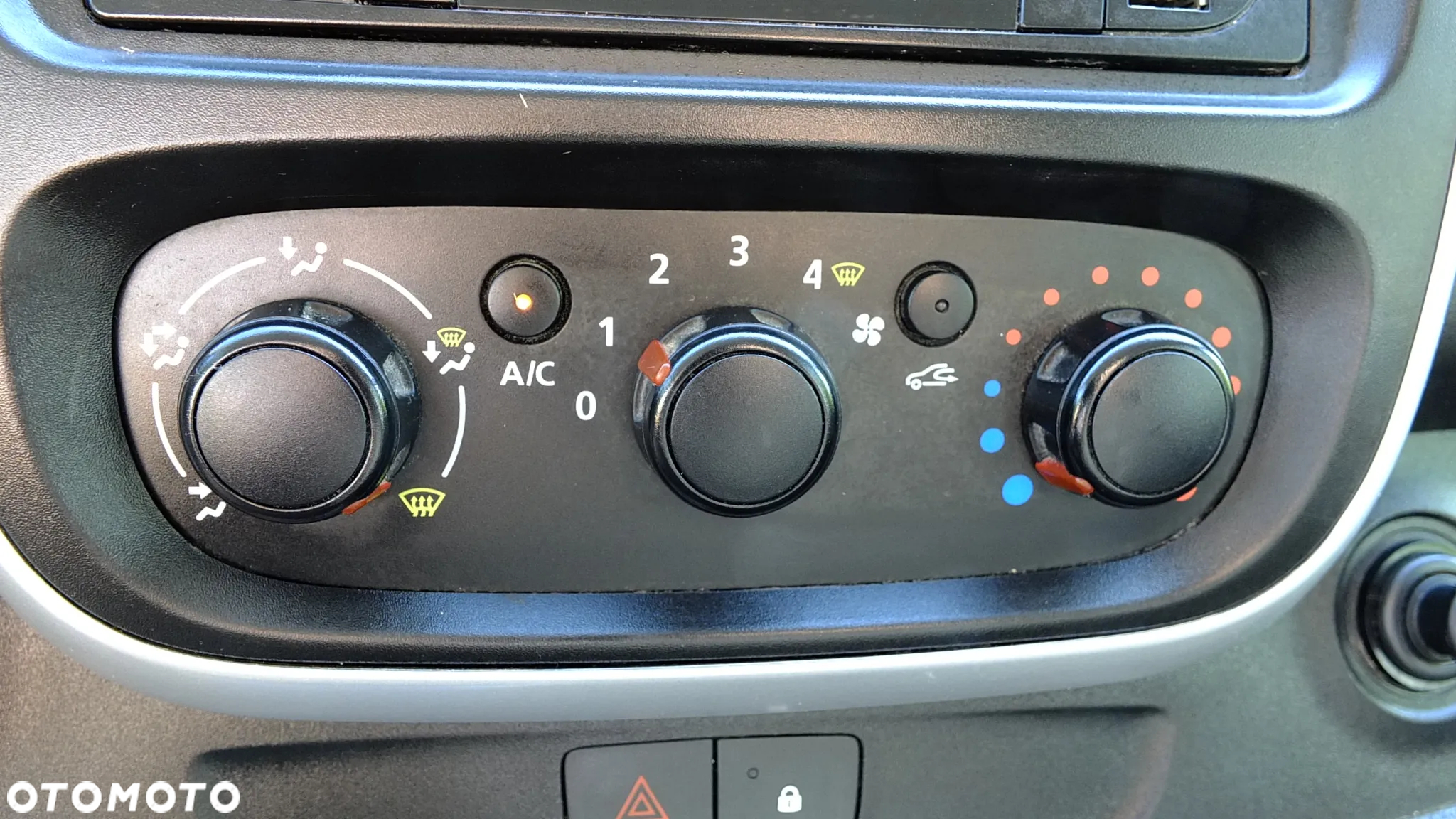 Renault Trafic - 28