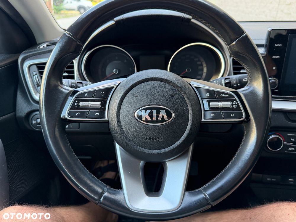 Kia Ceed 1.6 CRDi mHEV L Business Line - 11
