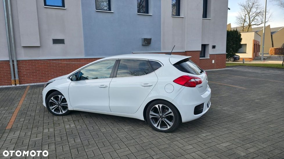 Kia Ceed 1.6 CRDi 136 ISG Spirit - 11