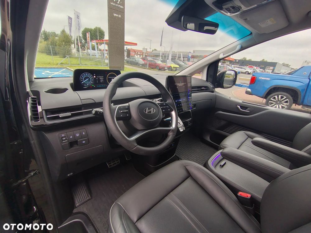 Hyundai Staria 1.6 T-GDI HEV Luxury - 13