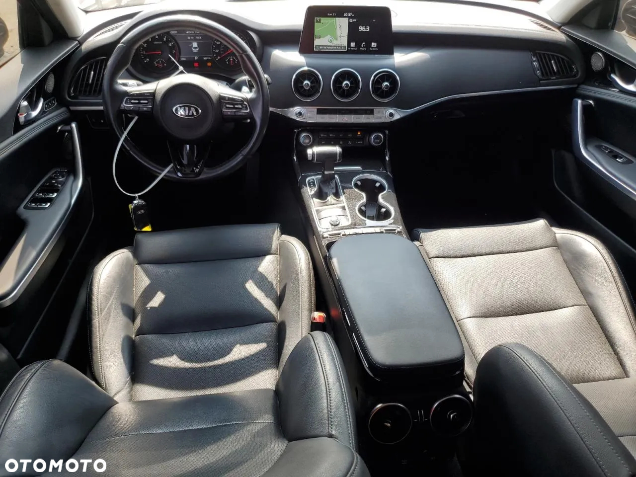 Kia Stinger - 3