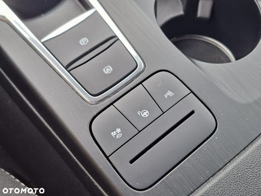 Ford Kuga 2.5 FHEV FWD Titanium eCVT - 28