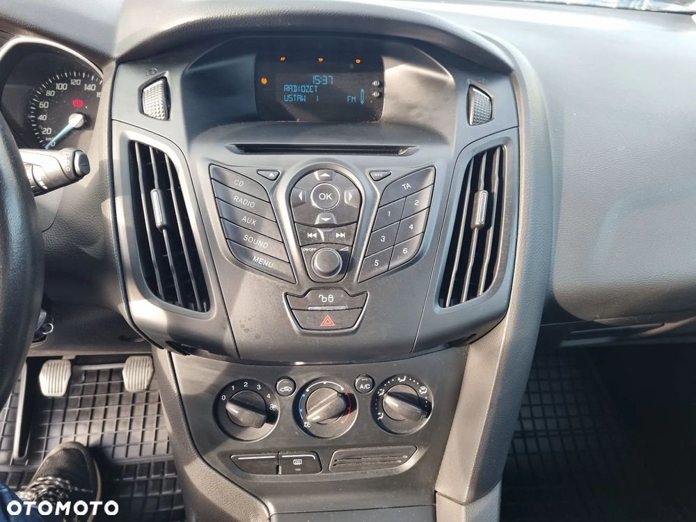 Ford Focus 1.6 Trend - 12